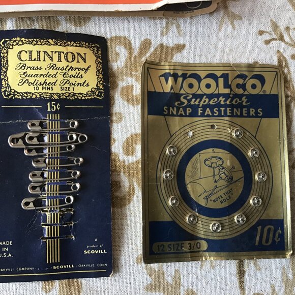 Lot of 4 Vintage Sewing Needle Books - Pin Card - Snap Card - Picture 8 of 9